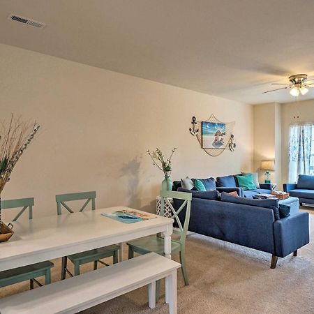 Modern Coastal Condo With Patio 1 Mi To Beaches! แคโลไลนาบีช ภายนอก รูปภาพ