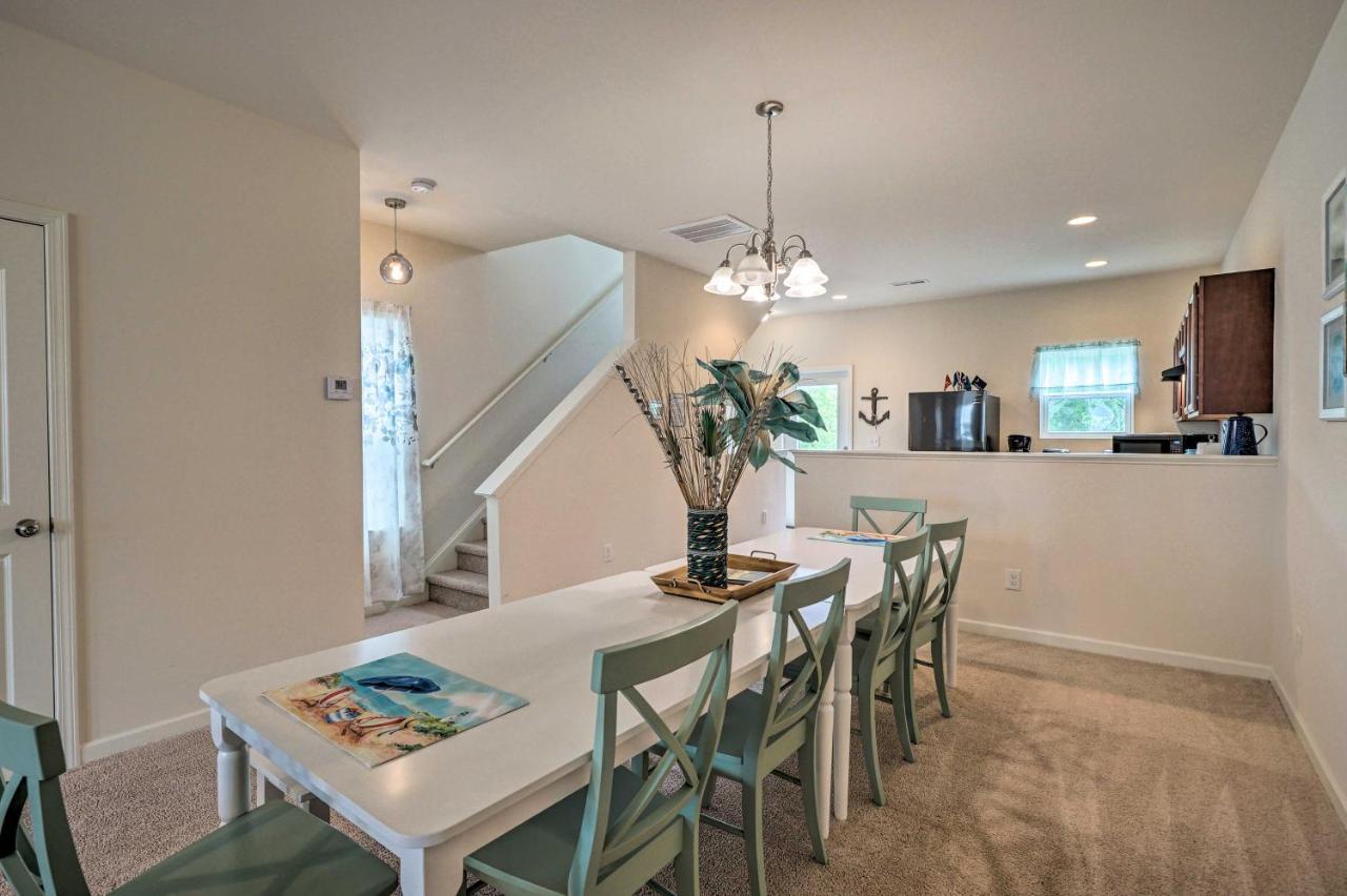 Modern Coastal Condo With Patio 1 Mi To Beaches! แคโลไลนาบีช ภายนอก รูปภาพ