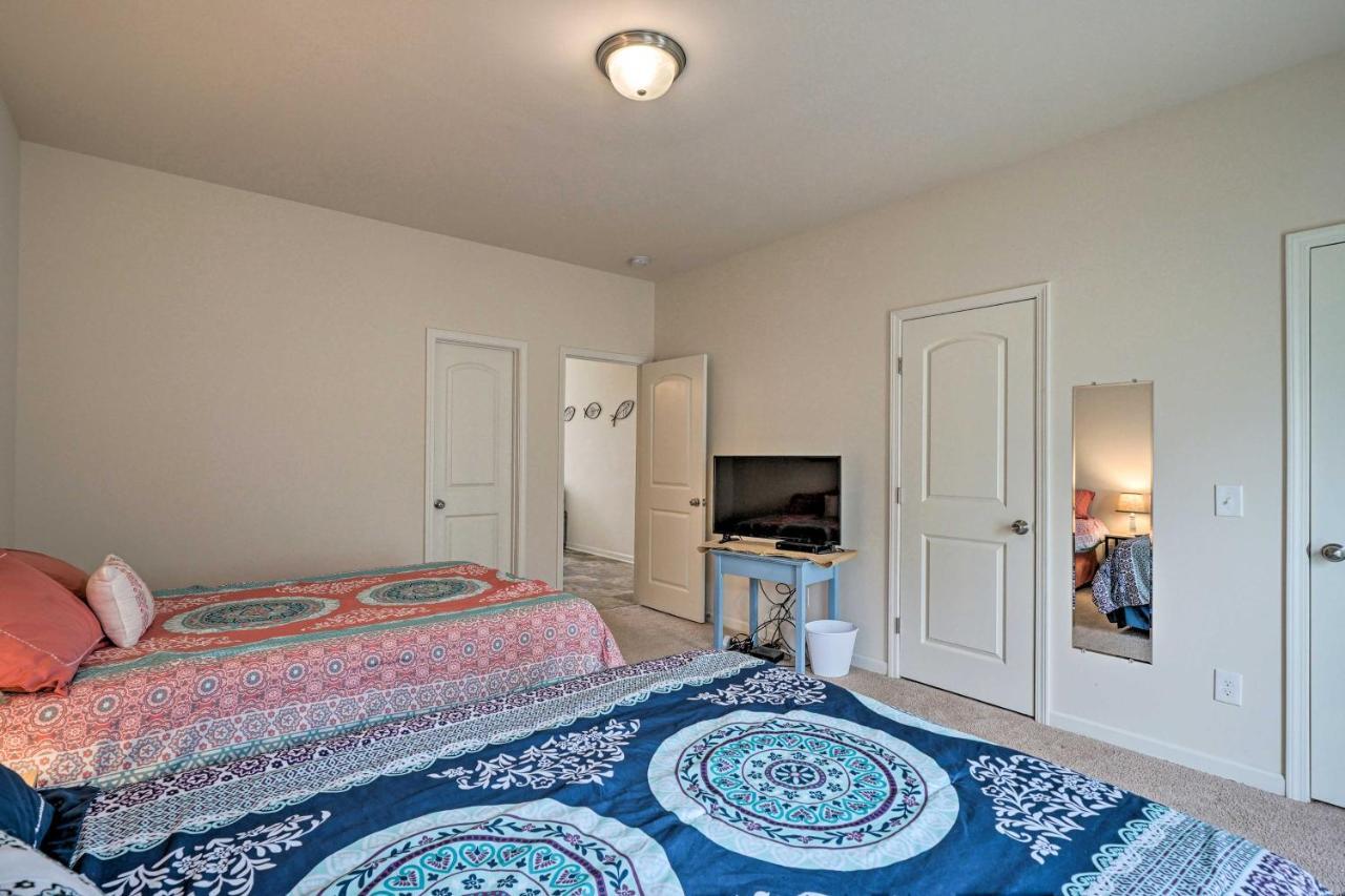 Modern Coastal Condo With Patio 1 Mi To Beaches! แคโลไลนาบีช ภายนอก รูปภาพ