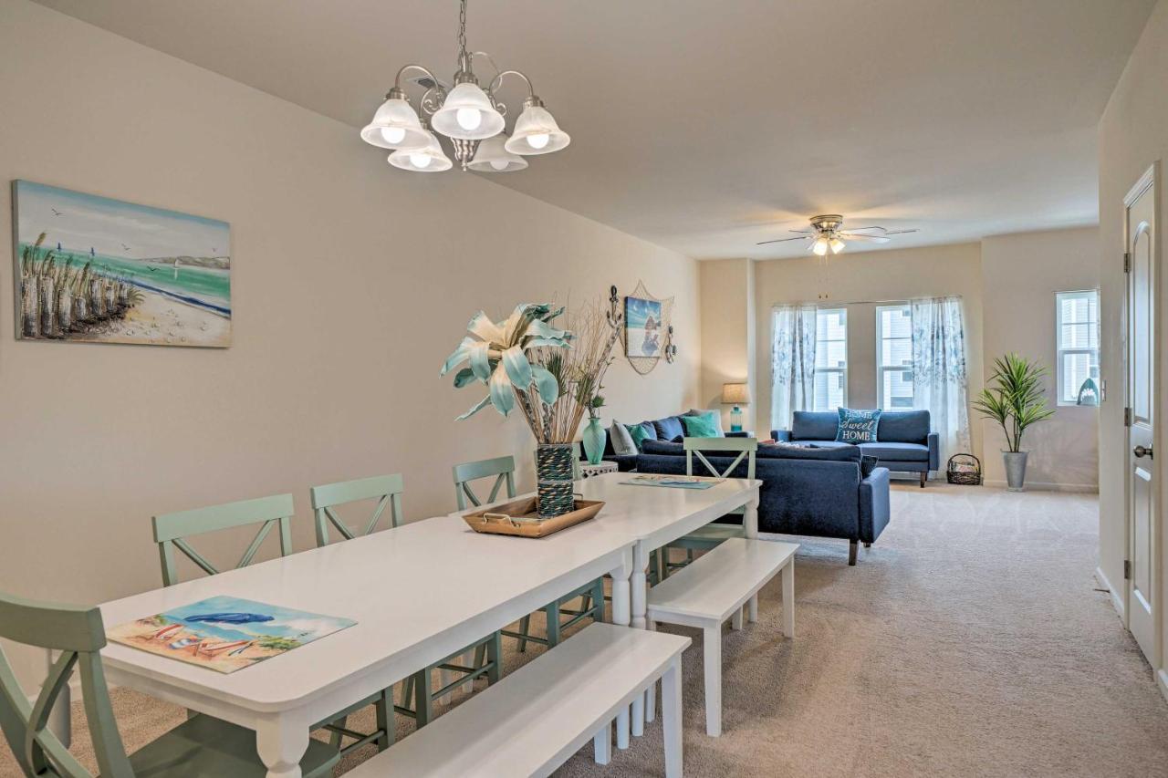 Modern Coastal Condo With Patio 1 Mi To Beaches! แคโลไลนาบีช ภายนอก รูปภาพ